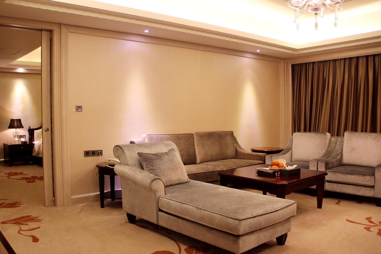 שנטאו Yutong International Hotel מראה חיצוני תמונה